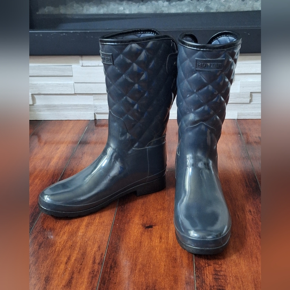 Hunter Gray Gloss Refined Adjustable Quilted Long… - image 1